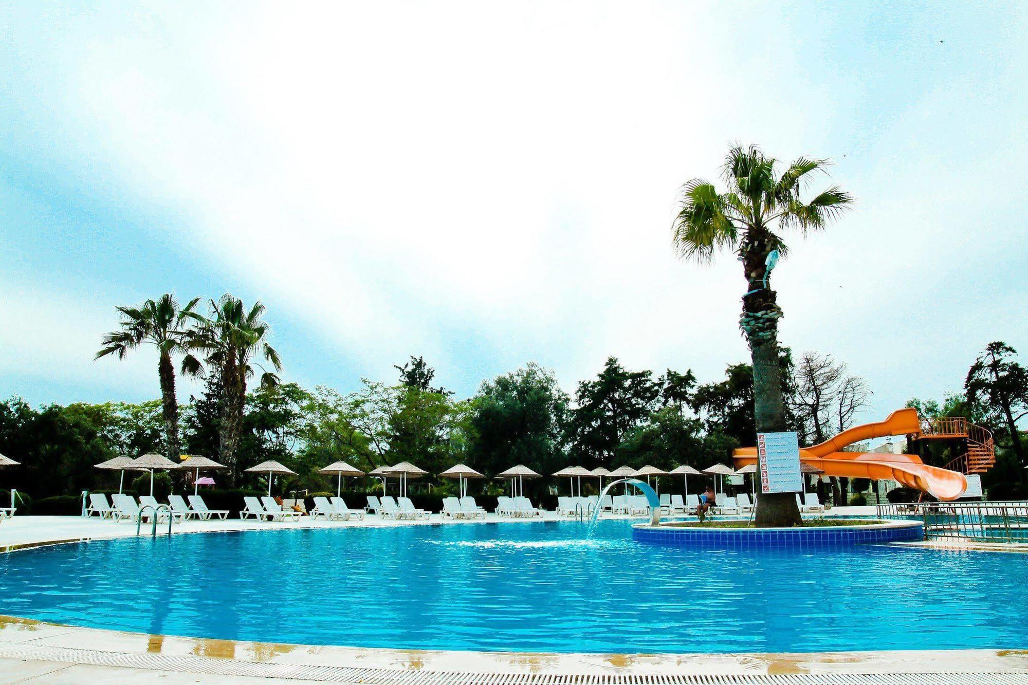 The Holiday Resort Didim Luaran gambar